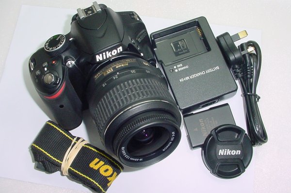 Nikon D3200 24.2MP Digital SLR Camera + 18-55mm F/3.5-5.6 GII VR DX AF-S Lens