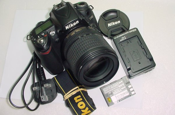 Nikon D90 12.3MP DSLR Digital Camera + 18-105mm F/3.5-5.6G ED VR AF-S DX Zoom Lens