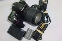 Nikon D80 DSLR Camera 10.2MP with Nikon 18-135mm f/3.5-5.6G ED AF-S DX Zoom Lens