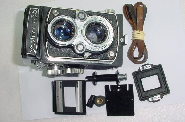 Yashica 635 TLR 120 Medium Format Film Camera 80mm F/3.5 Lens