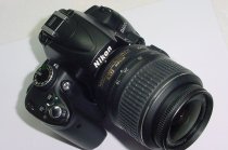 Nikon D5000 DSLR 12.3MP Camera with Nikon DX AF-S Nikkor 18-55mm VR Lens