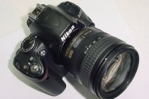 Nikon D3000 10.2MP Digital SLR Camera + 18-70mm F/3.5-4.5G ED DX AF-S Zoom Lens