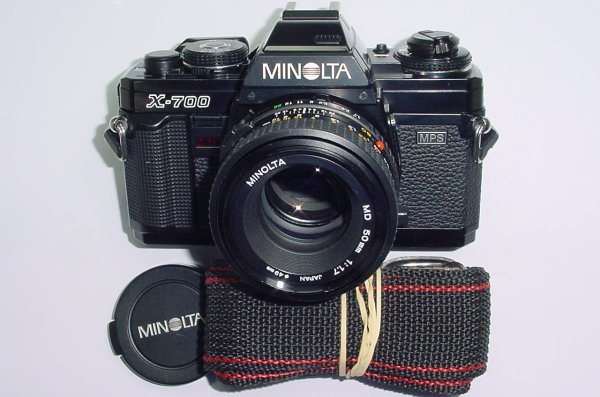 Minolta X-700 35mm Film SLR Manual Camera + Minolta 50mm F/1.7 MD Lens