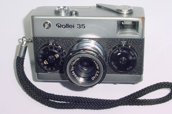 Rollei 35 35mm Film Manual Camera with Carl Zeiss Tessar 40mm F/3.5 Lens