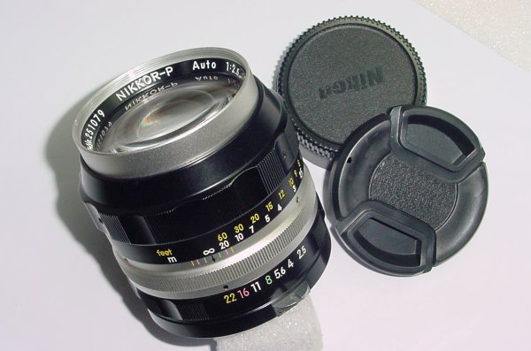 Nikon 105mm F/2.5 Auto NIKKOR-P Nippon Kogaku Pre-AI Manual Focus Portrait Lens