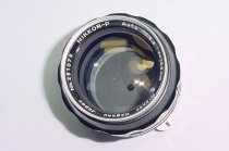 Nikon 105mm F/2.5 Auto NIKKOR-P Nippon Kogaku Pre-AI Manual Focus Portrait Lens