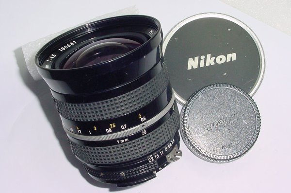 Nikon 28-45mm F/4.5 Zoom-NIKKOR AI Manual Focus Lens