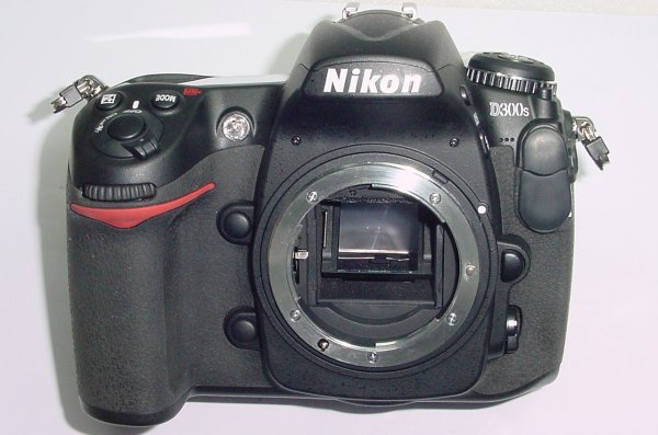 Nikon D300S 12.3MP Digital SLR DSLR Camera Body