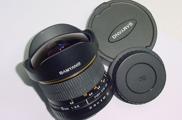 Samyang 8mm F/3.5 Fish-Eye CS Manual Focus Lens For Canon EF Mount