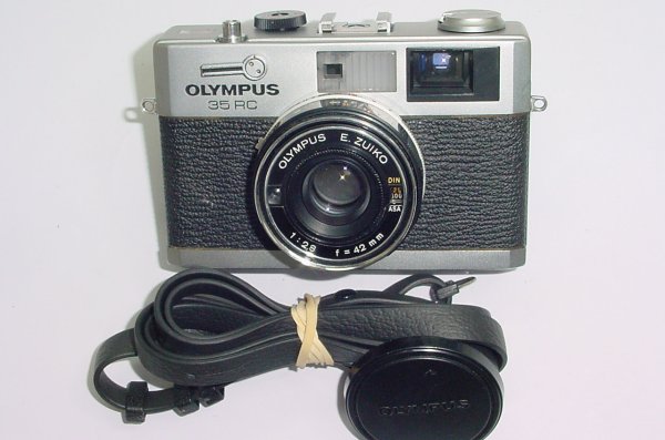 OLYMPUS 35 RC Rangefinder 35mm Film Camera with 42mm F/2.8 E.Zuiko Lens