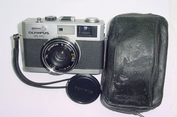 OLYMPUS 35 RC Rangefinder 35mm Film Camera 42mm F/2.8 E.Zuiko Lens