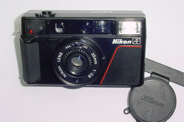 Nikon L35 AF 35mm Film Point and Shoot Compact Camera with 35mm F/2.8 Lens (ASA400)