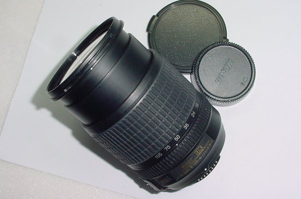 Nikon 18-105mm AF-S DX Nikkor F/3.5-5.6 G ED VR Auto Focus Zoom Lens - MINT