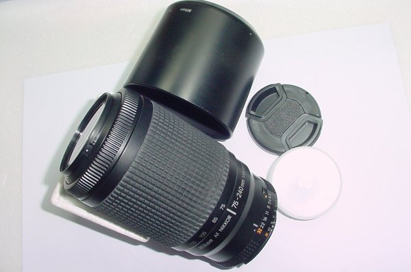 Nikon 75-240mm F/4.5-5.6 D NIKKOR AF Auto Focus Zoom Lens