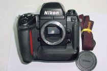 Nikon F5 35mm Film SLR Auto & Manual Focus Camera Body