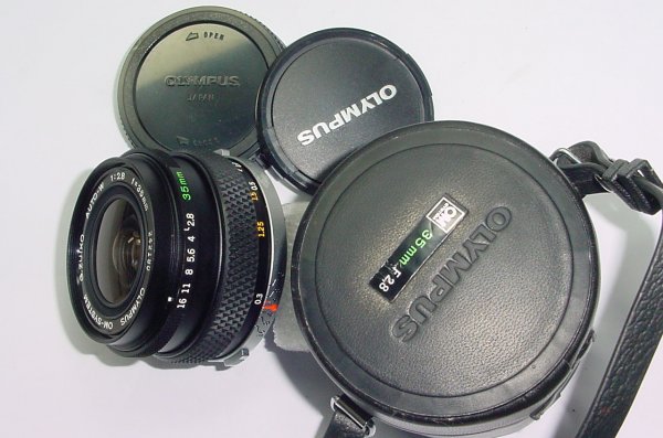 Olympus 35mm F/2.8 ZUIKO AUTO-W WIDE ANGLE Manual Focus OM-System Lens