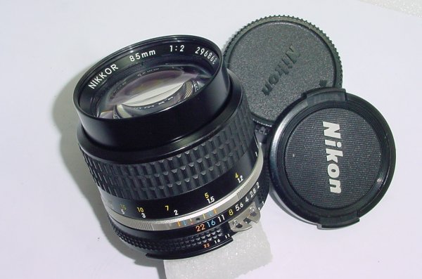 Nikon 85mm F/2 AIs NIKKOR Manual Focus Portrait Lens