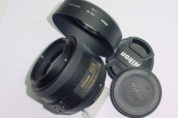 Nikon 35mm F/1.8G AF-S NIKKOR DX Auto Focus Lens