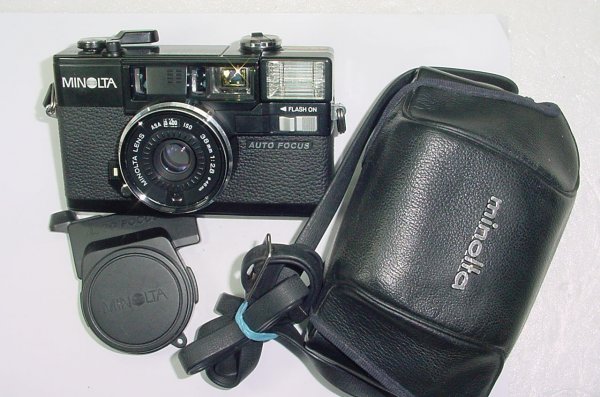 MINOLTA HI-MATIC AF2 35mm Film Point & Shoot Camera 38mm f/2.8 Lens