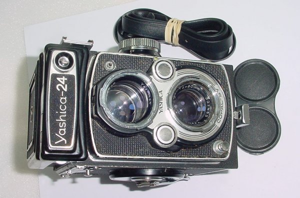 Yashica-24 L TLR 120 film Medium Format Camera 80mm F/3.5 Twin Lens