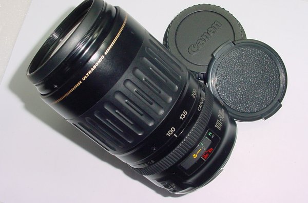 Canon 100-300mm f/4.5-5.6 EF USM Auto Focus Zoom Lens Excellent