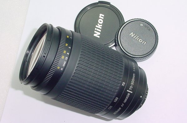 Nikon 70-300mm F/4-5.6 G Auto and manual Focus Zoom Lens in Black