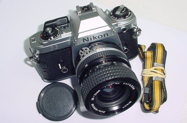 Nikon FG 35mm film SLR Manual Camera with 35-70mm f/3.3-4.5 Zoom-NIKKOR Lens