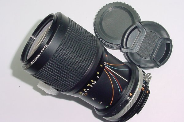 Nikon 35-105mm f3.5-4.5 Zoom-NIKKOR AIs Zoom Manual Focus Lens